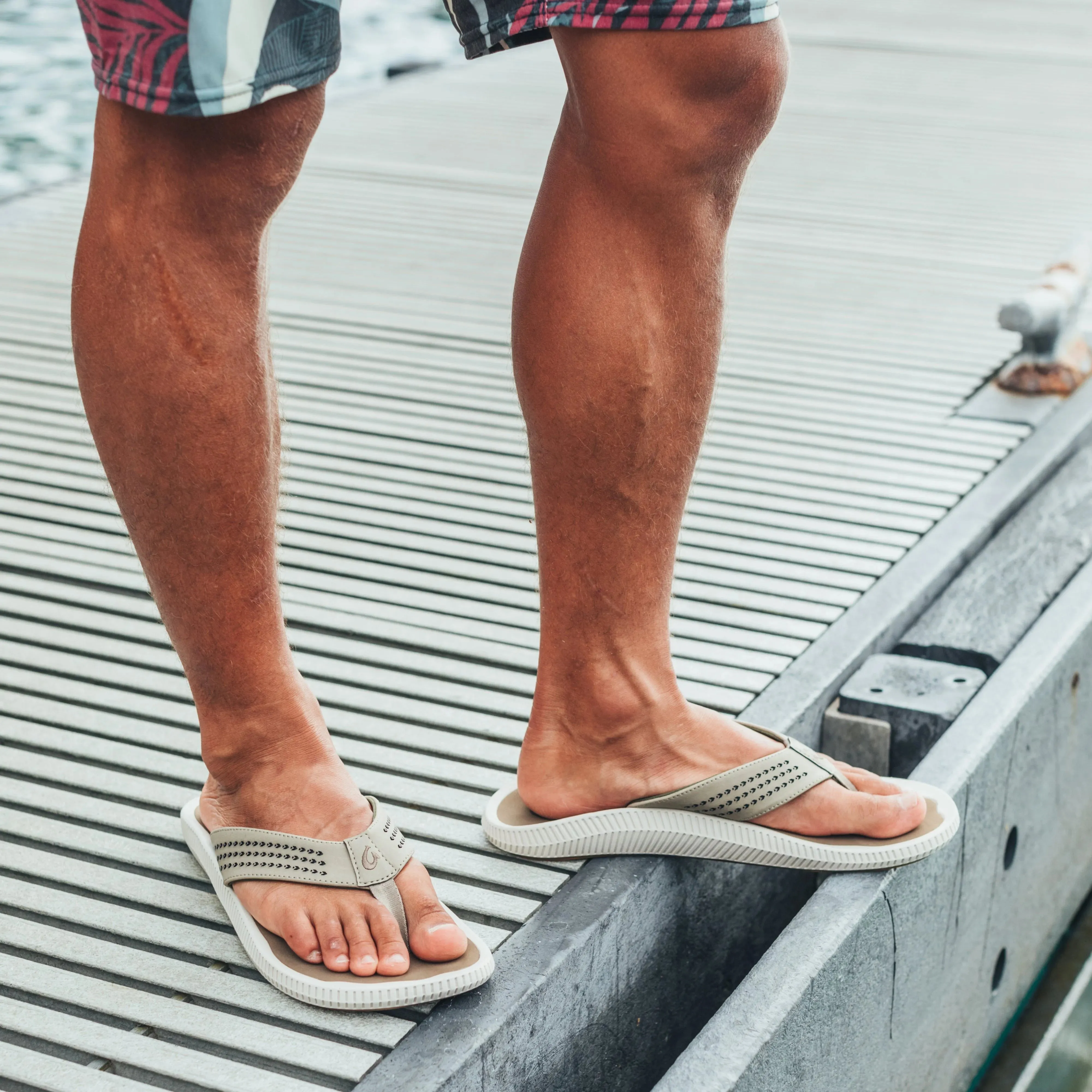 OluKai Ulele Mens Beach Sandals