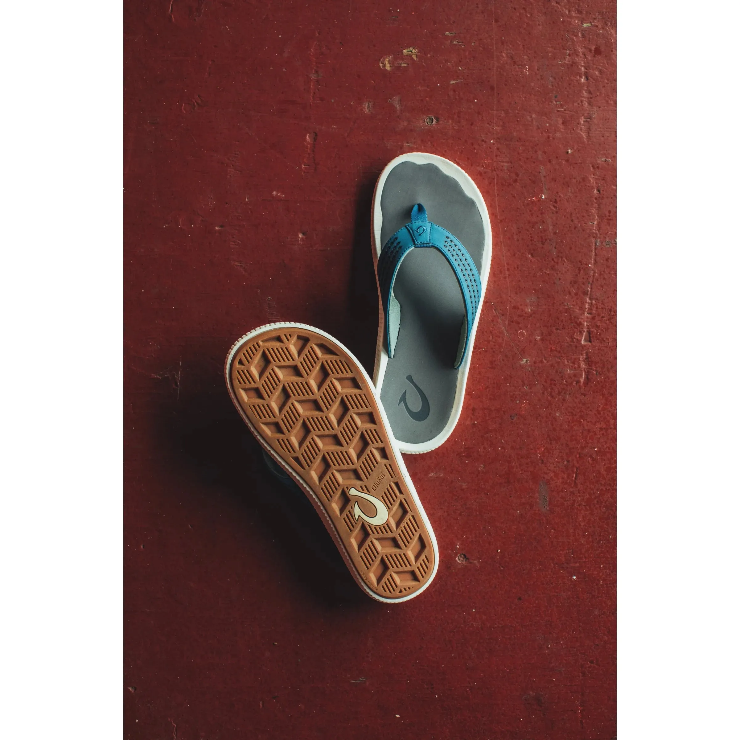 OluKai Ulele Mens Beach Sandals