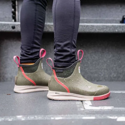 Women's XTRATUF 6 Inch Ankle Deck Boot Sport ADSW302
